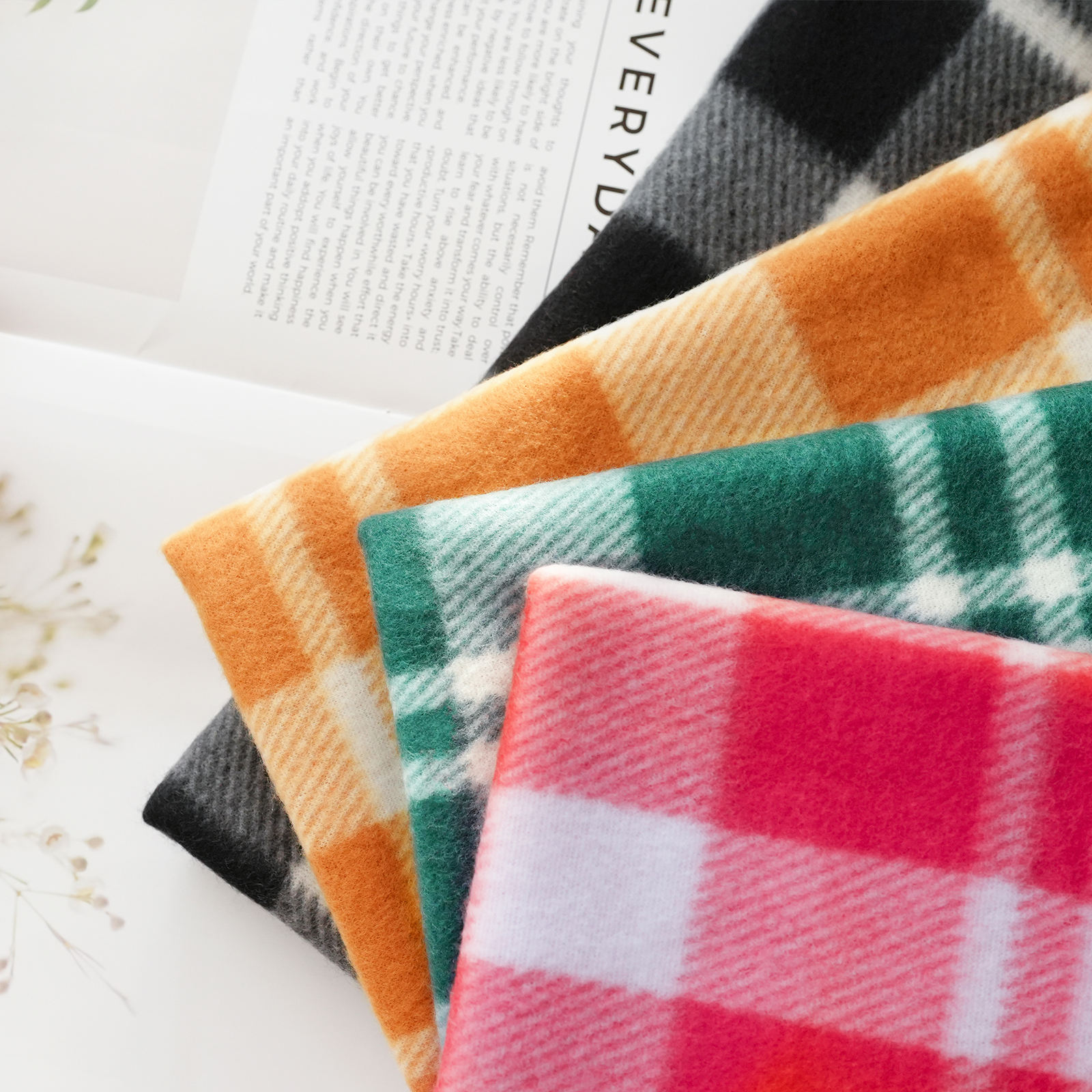 Customized Luxury Polyester Portable Green Checkered Plaid Double Sided Polar Fleece Blanket Lightweight Comfortable Throw Blanket