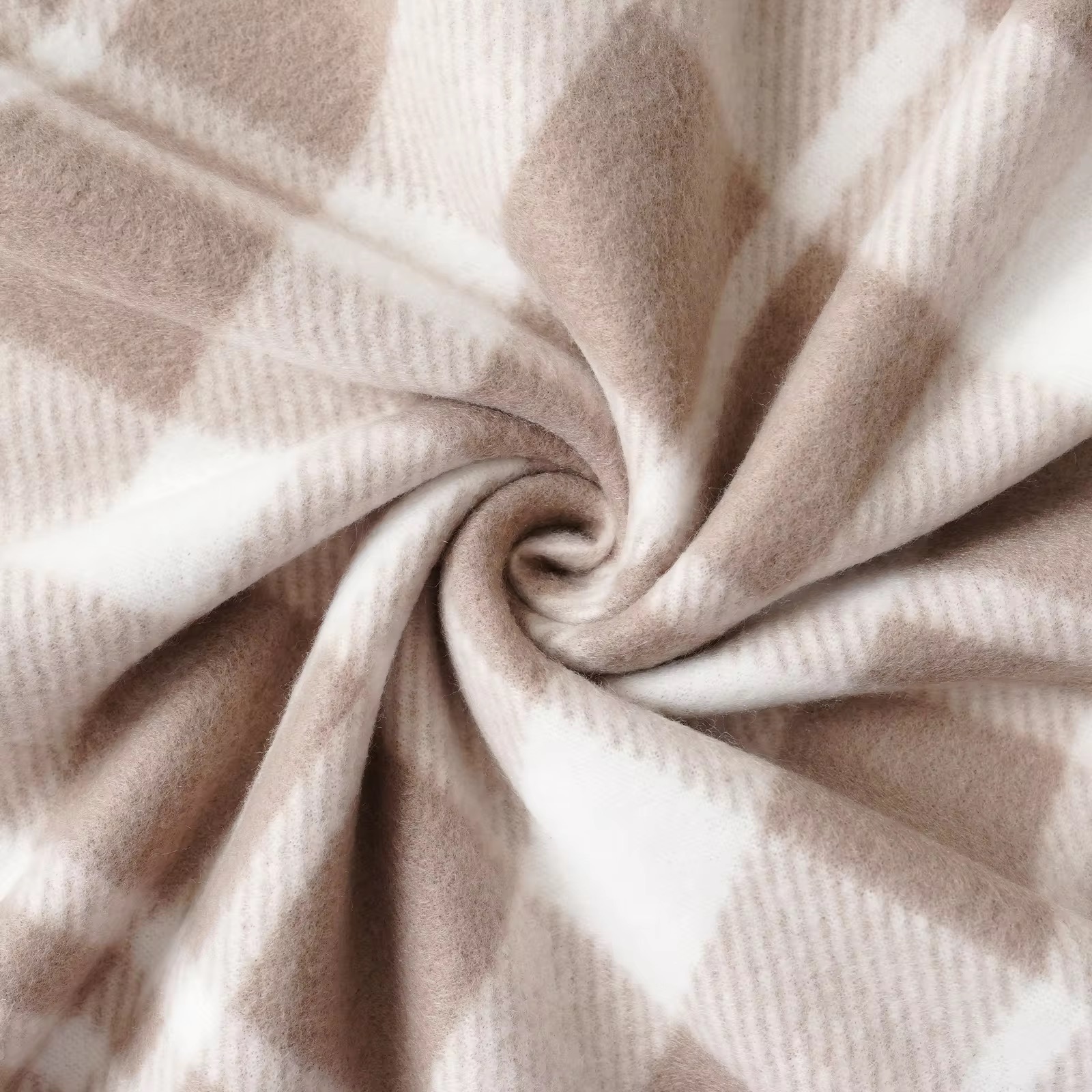 Customized Luxury Polyester Portable Checkered Plaid Double Sided Polar Fleece Blanket Lightweight Comfortable Throw Blanket